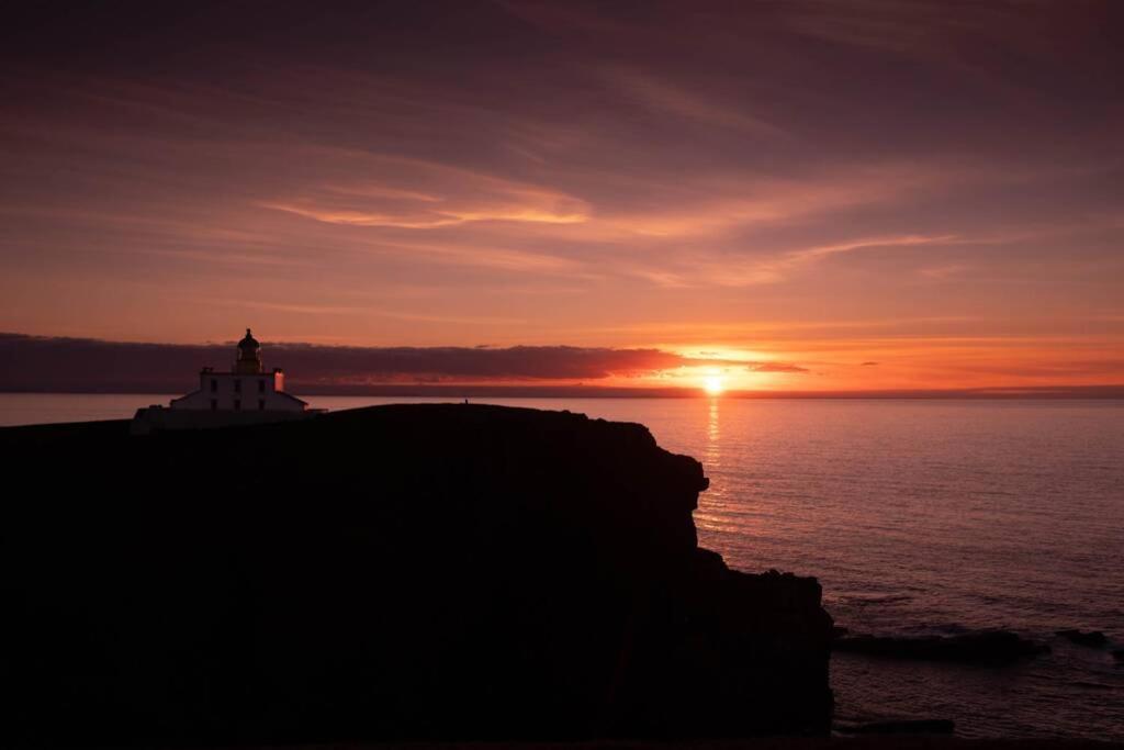 West Horizon Holiday Cottage Lochinver Buitenkant foto
